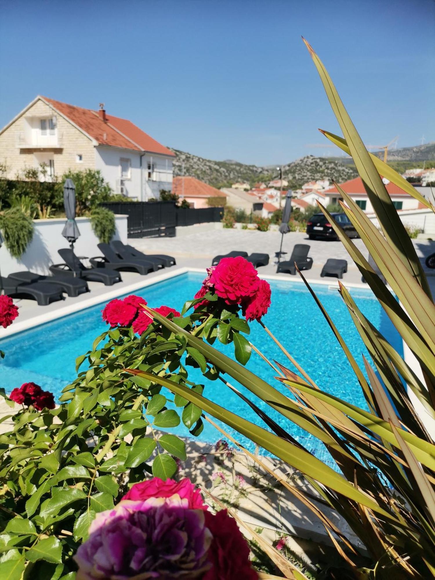 Villa Barbara & Zoran With Heated Swimming Pool Seget Vranjica Exterior foto